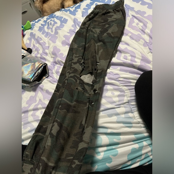 Fashion nova camo joggers size medium - Picture 2 of 6